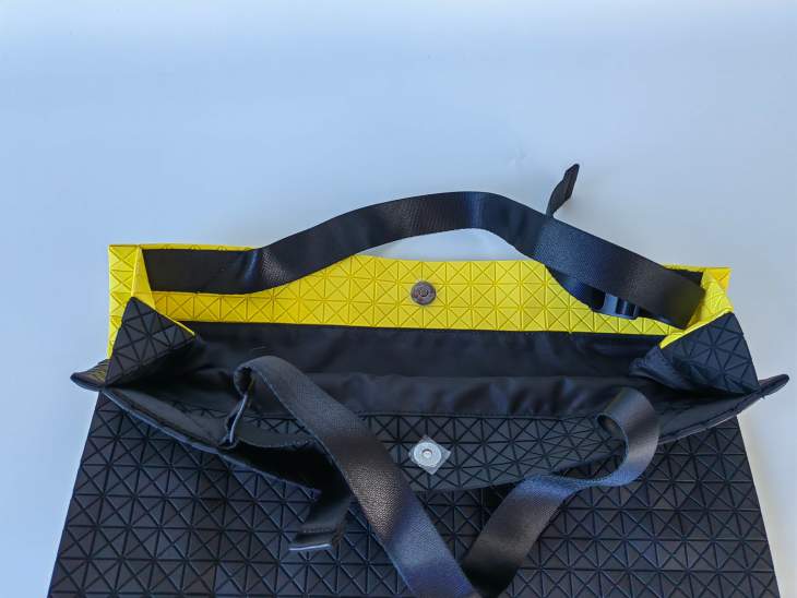 Picture of Issey Miyake Handbags _SKUfw141327410fw